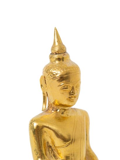 null Cambodia or Thailand, Ayutthaya Kingdom, late period

A gold embossed Buddha...