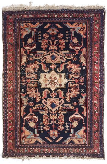null Hamadan carpet - Iran

Stylized flowers on a black background

147 x 97 cm
...