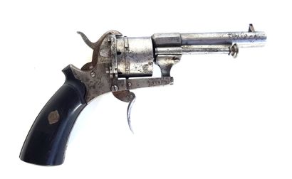 null Revolver à broche modèle Le Faucheux, vers 1870

Barillet à six coups avec gachette...