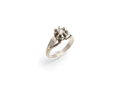 Solitaire ring in white gold 18 K (750 thousandth)...