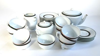 null BERNARDAUD

Porcelain tea set including a teapot, a milk jug, a covered sugar...