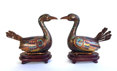 null CHINA, 19th century

Pair of zoomorphic perfume burners in copper and cloisonné...