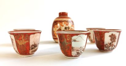 null JAPAN, 19th century

Sake service in red-glazed porcelain with gold-colored...