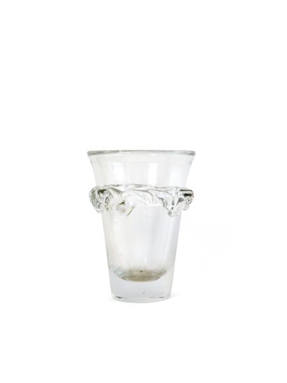 null DAUM FRANCE

"Sorcy "

Horned vase. 

Proof in moulded and polished crystal....