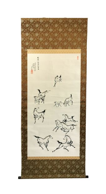 null Japon, XXe siècle 

Kakemono figurant des chevaux peint à l'encre, signature,...