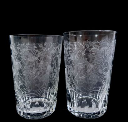 null BACCARAT

Six crystal goblets model Parma with engraved decoration of birds...