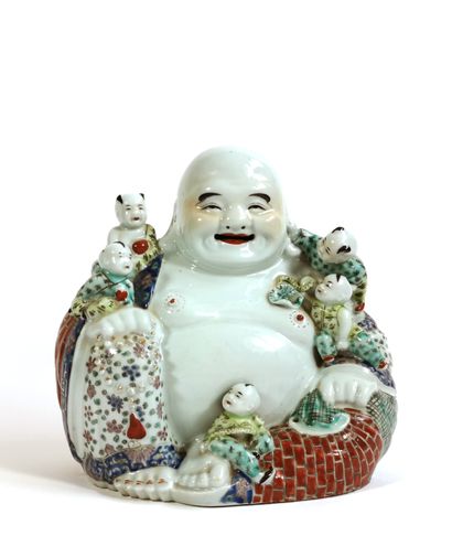 null CHINA, late 19th - early 20th century

Laughing Buddha with children in polychrome...