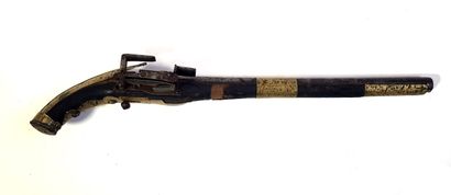 null Grand pistolet à silex d'Afrique du Nord

L. 43,5 cm

Usures, manques, ne fonctionne...