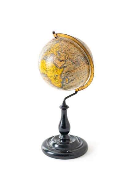 null Globe terrestre "DIE ERDE" par Jan FELKL Sohn, in Roxtok b. Prag - V. Otto Delitsch,...