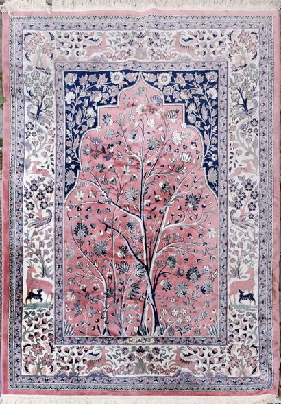 null Mechanical carpet decorated with tree of life on a parma background around 1980....