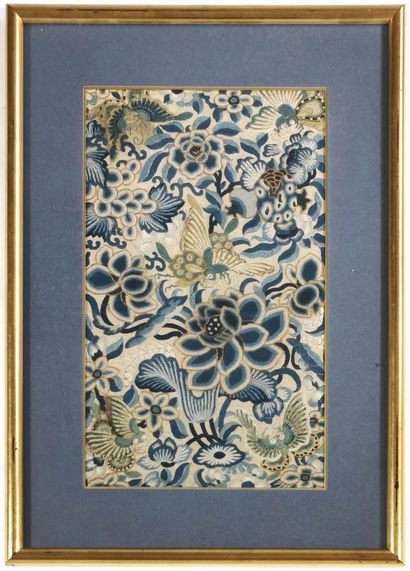 null CHINA, 18th - 19th century

Butterflies among flowers

Embroidery on framed...