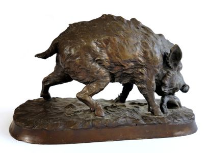 null Pierre-Jules MÈNE (1810-1879), after

Boar with a stump

Bronze with brown patina...