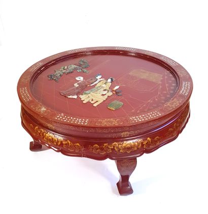 null CHINA

Wine-colored lacquered pedestal table with gold and mother-of-pearl inlays,...