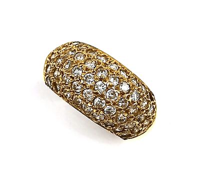 null Yellow gold ring 18K (750 thousandths), paved with round brilliant diamonds...