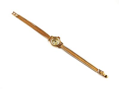 null Montre bracelet de dame en or jaune 18K (750 millièmes), cadran rond, bracelet...