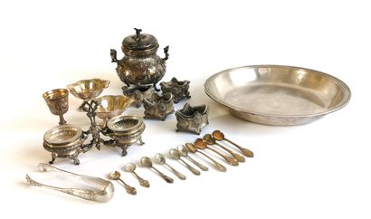 null Set of silver pieces 1st title including a basin, a covered sugar pot, seven...