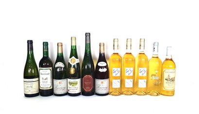 null Lot of twenty bottles of dry and sweet white wines from various terroirs and...