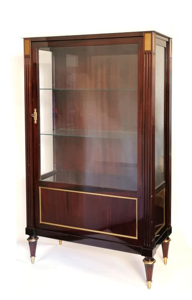 null Varnished mahogany and bronze ornaments display case with one glass door, white...