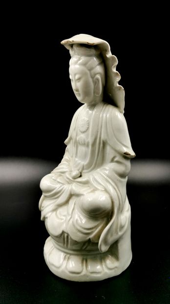 null CHINA

Chinese-white figure of Guanyin sitting on a lotus flower

19th century

H....