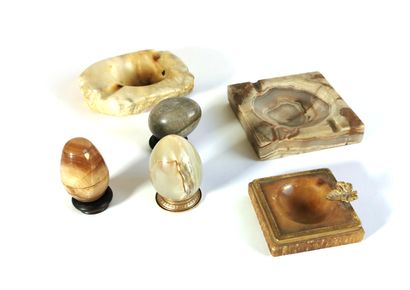 null Set of hardstone pieces including three ashtrays and three rolled eggs
