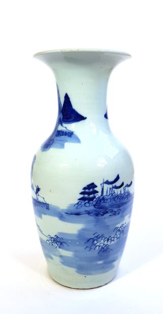 null CHINA, 19th century

A white-blue porcelain baluster vase decorated with a lively...