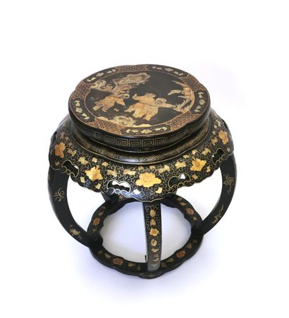 null CHINA or INDOCHINA, late 19th - early 20th century

A lotus-shaped pedestal...