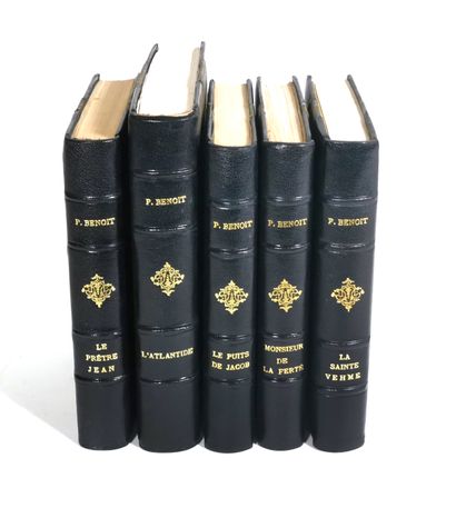 null LITERATURE

Twenty-three volumes in-8

Half-bound with corner stamped with small...