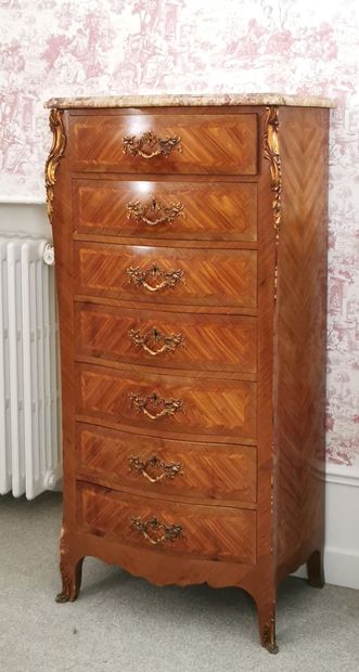 null Rosewood veneered weekly cabinet, brocatelle marble top

Louis XV style

H....