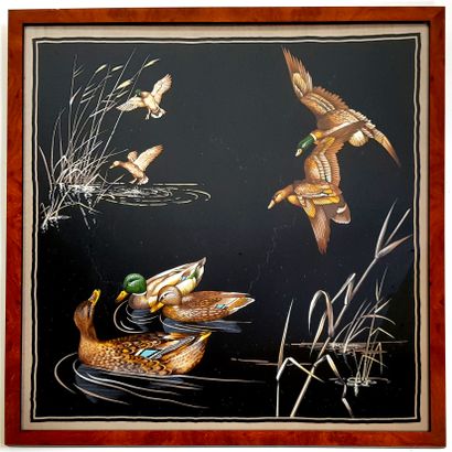 null Flight of ducks

Framed silk square

80,5 x 78,5 cm on view