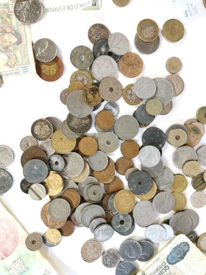 null COINS, BANKNOTES AND MEDALS

Collection of coins (about one hundred and fifty-six...