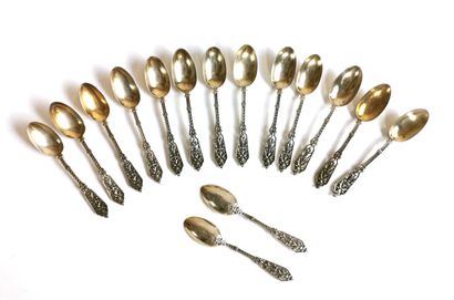 null Fifteen silver dessert spoons, handles with openwork acanthus leaves

Gross...