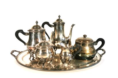null Maison ERCUIS

Service à thé et à café en métal argenté à décor de frises de...