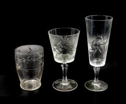 null Partie de service de verres en cristal de deux modèles différents comprenant...