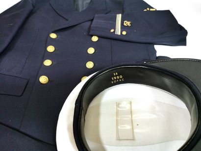 null Navy suit including a cap (size 58), a jacket and pants