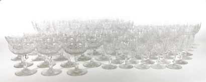 null Partie de service de verre en cristal taillé comprennant treize verres à eau,...