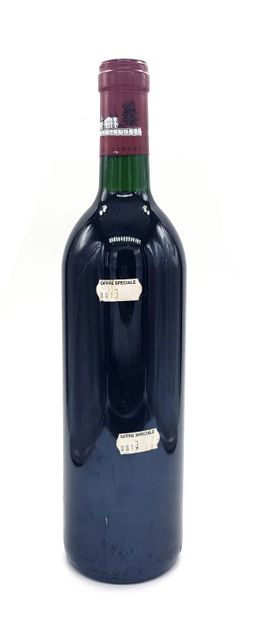 null 1 bottle Château Lafite Rothschild 1990, GCC1 Pauillac (B.G.) (slightly domed...