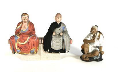 null CHINE, 

Paire de dignitaires assis en bois sculpté polychrome

H. 13,5 cm

Usures



On...
