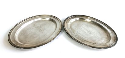 null Paire de plats en métal argenté anglais

41,5 x 32 cm

Poids Brut : 2558 g.

NON...