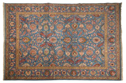 null TABRIZ carpet (Iran), Shah's era, mid 20th century

Dimensions : 350 x 264cm.

Technical...