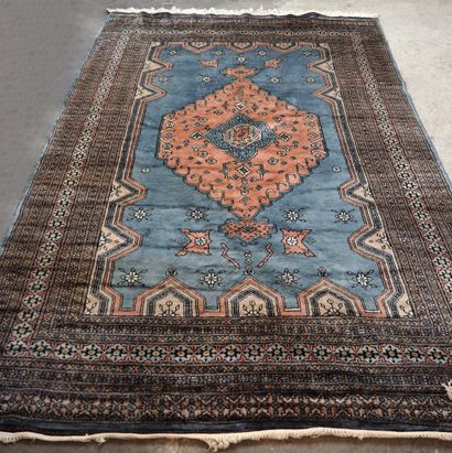 null Large and fine Lahore - Pakistan

Circa 1980

Size : 290 x 170 cm

Technical...