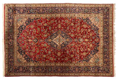 null KACHAN carpet (Persia), mid 20th century

Dimensions : 350 x 250cm

Technical...