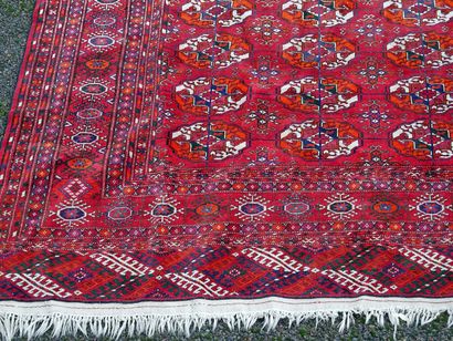 null Large and fine Tekke Bukhara - Turkmen

First half of the 20th century

Size...