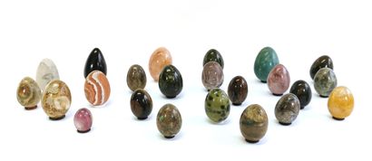 null Collections of rolled eggs in quartz, jasper, ribbon agate, tiger's eye, amethyst,...