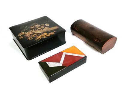 null Three inlaid or lacquered wood boxes with geometric, peacock and foliage decor

L....
