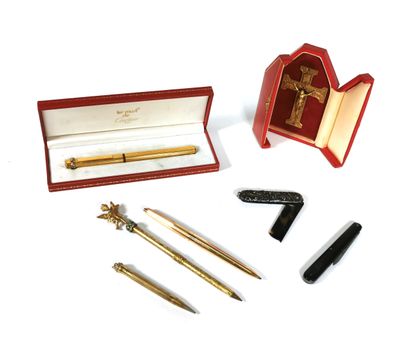null Lot including: three pens (one Cartier), a mechanical pencil, a penknife, a...