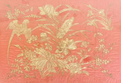 null CHINA, early 20th century

Embroidered textile decorated with parakeet and hummingbird...
