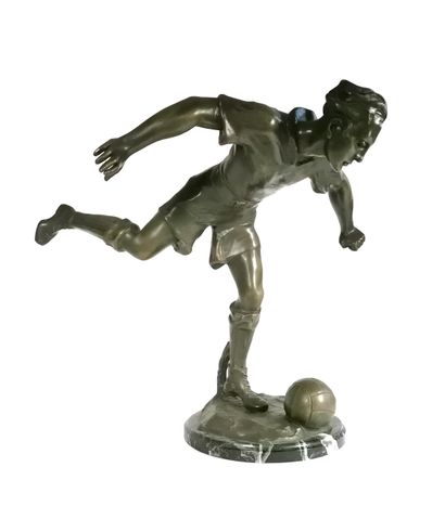 null LEMOYNE (School of the XXth century)

Soccer player

Sculpture in regula with...