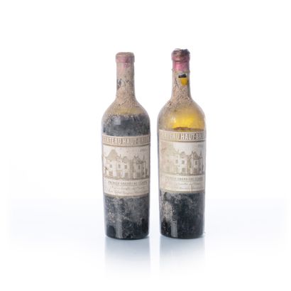 null 2 bouteilles CHÂTEAU HAUT-BRION

Année : 1934

Appellation : GCC1 GRAVES - PESSAC-LÉOGNAN

Remarques...