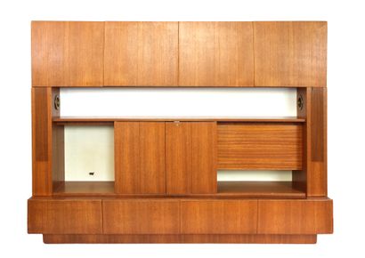 null Work of the 50s and 60s

Wood and veneer stereo bookcase opening with four doors...