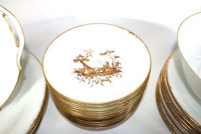 null VIGNAUD Limoges for ROUARD

Porcelain service with gold changing decoration...